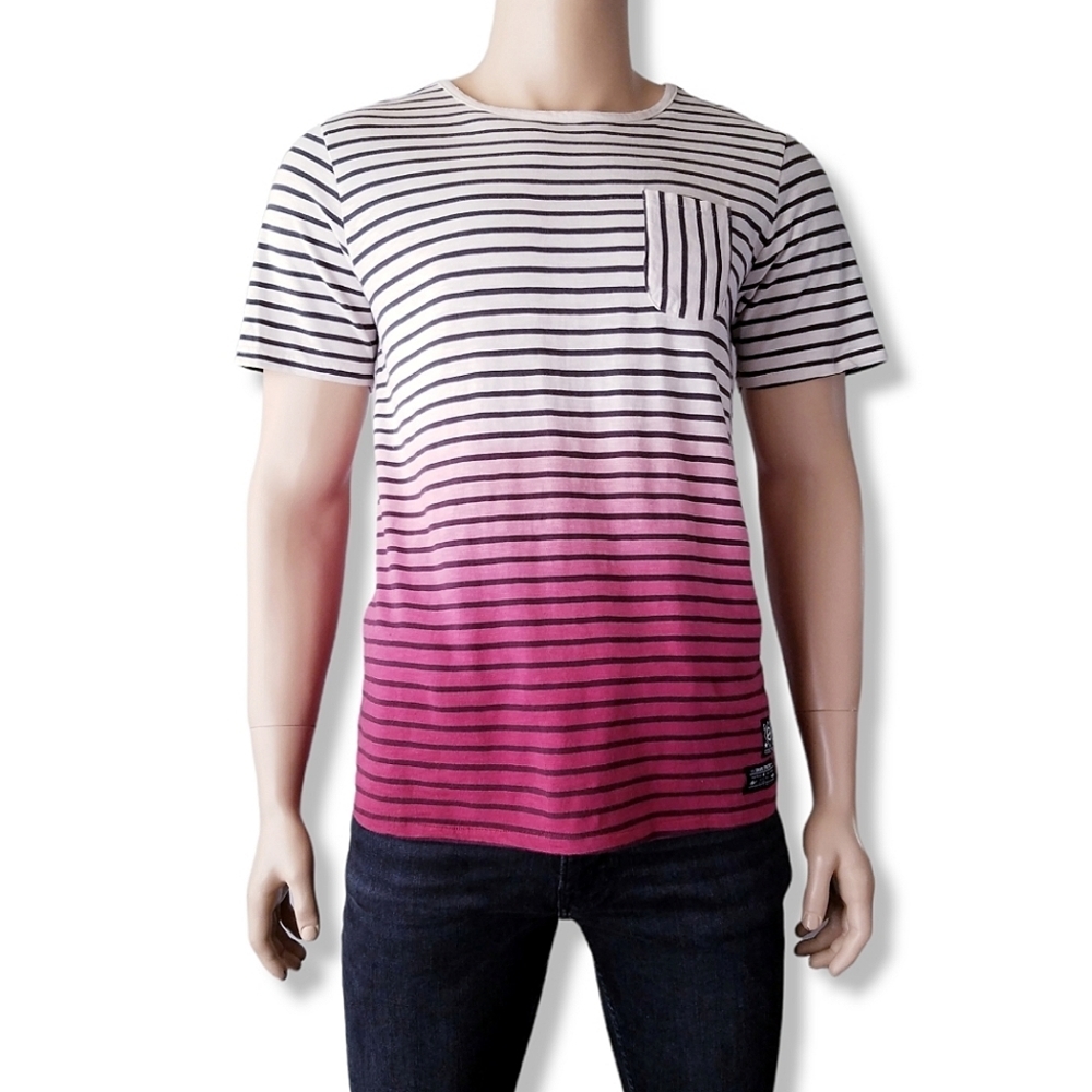 Square Zero White To Red Striped Ombre Pocket T-Shirt
